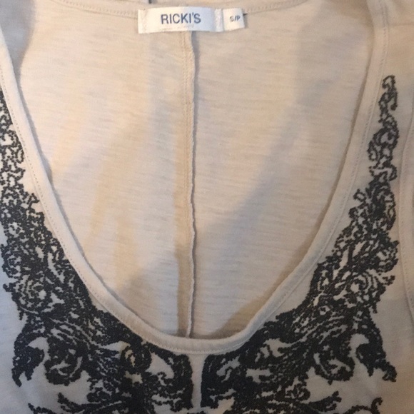 😎🥰3 for 20! Cream and black beaded tank - Picture 4 of 4